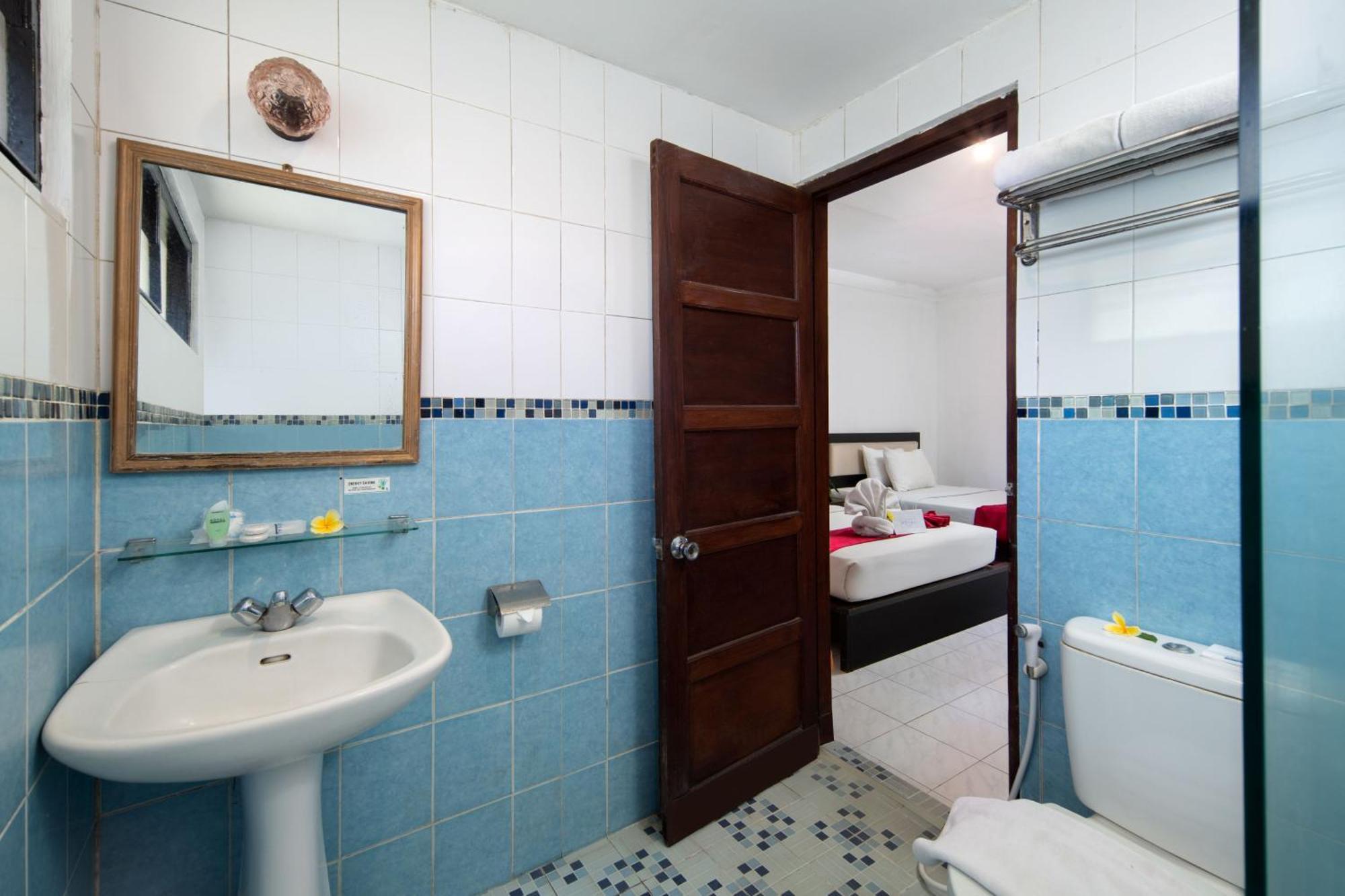 Royal Hotel And Villas Trawas Exterior photo